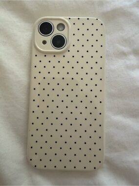 iPhone 15 Slim Cream Protective Silicone Phone Case with Camera Guard